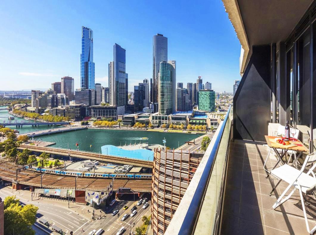 Aura On Flinders Serviced Apartments Melbourne Exterior foto