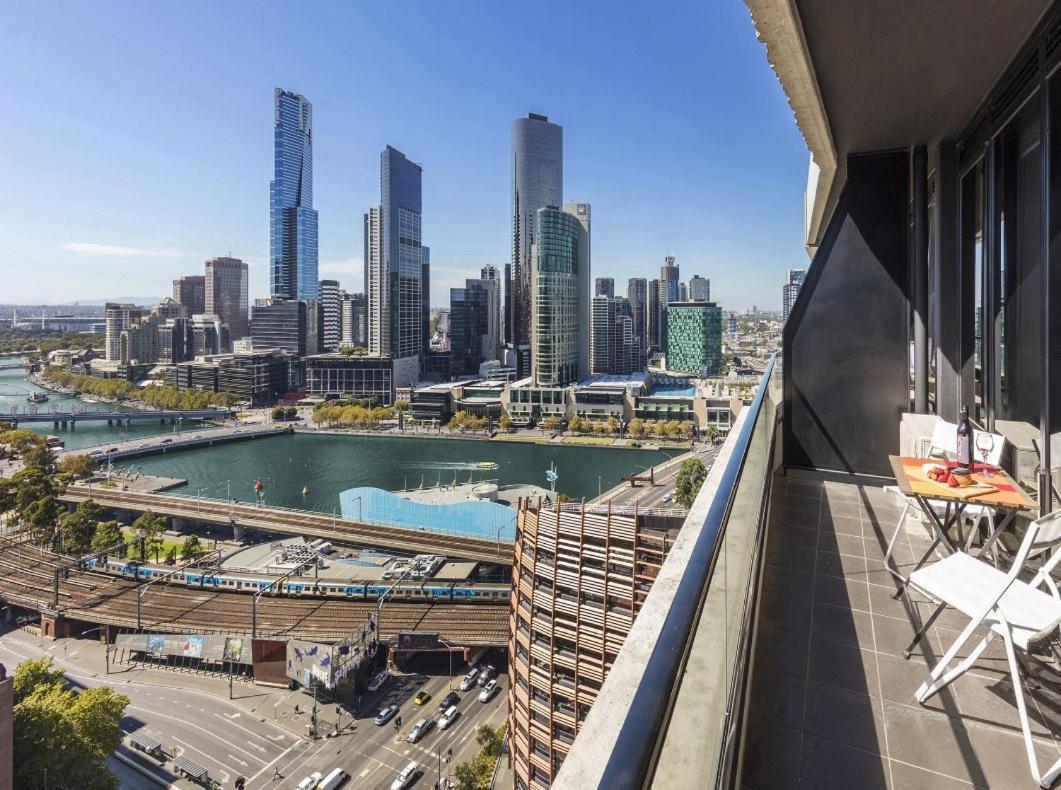 Aura On Flinders Serviced Apartments Melbourne Exterior foto